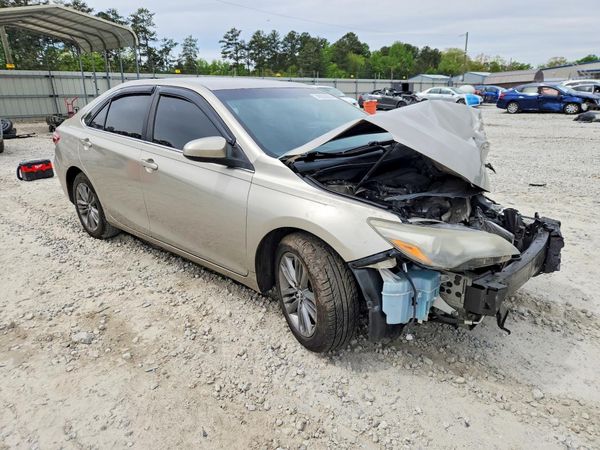2017 TOYOTA CAMRY LE/SE/XLE/XSE — Passenger 3/4