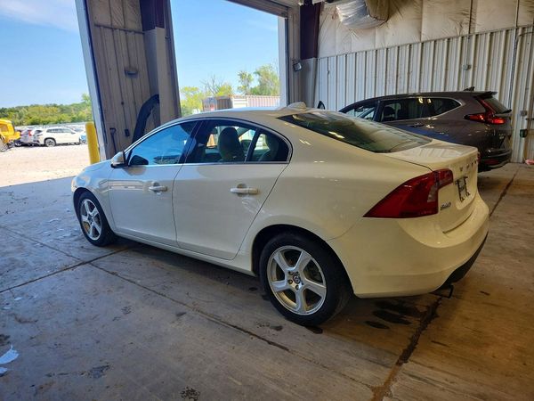 2013 VOLVO S60