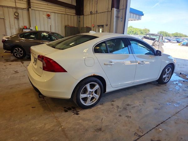 2013 VOLVO S60