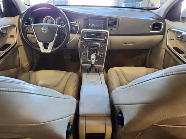 2013 VOLVO S60