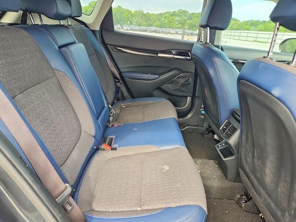 2025 KIA SELTOS S, X-Line