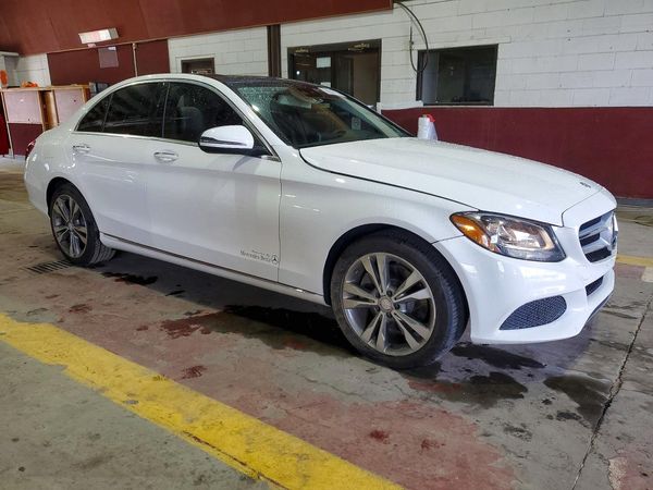 2016 MERCEDES-BENZ C C300