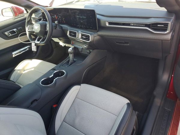2026 FORD MUSTANG I4