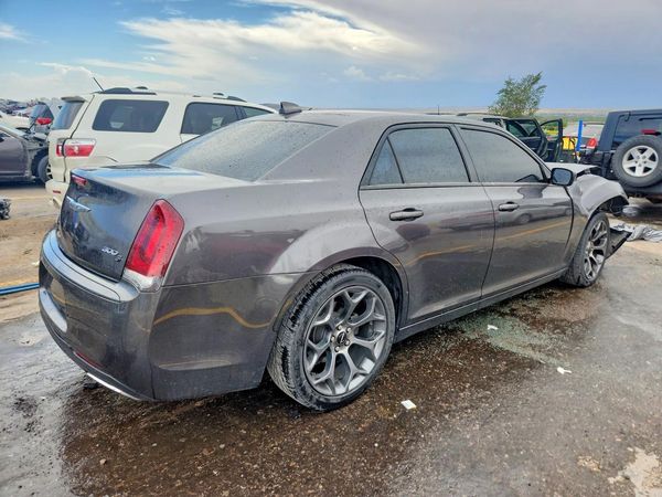 2018 CHRYSLER 300