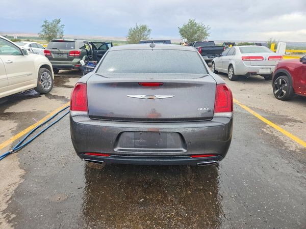 2018 CHRYSLER 300