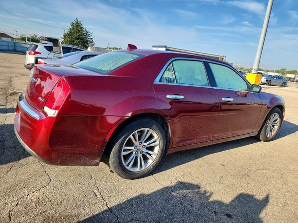 2018 CHRYSLER 300