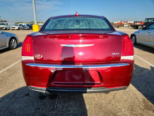2018 CHRYSLER 300