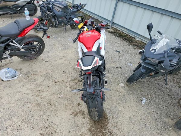 2026 YAMAHA YZF690