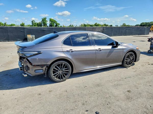 2018 TOYOTA CAMRY XSE