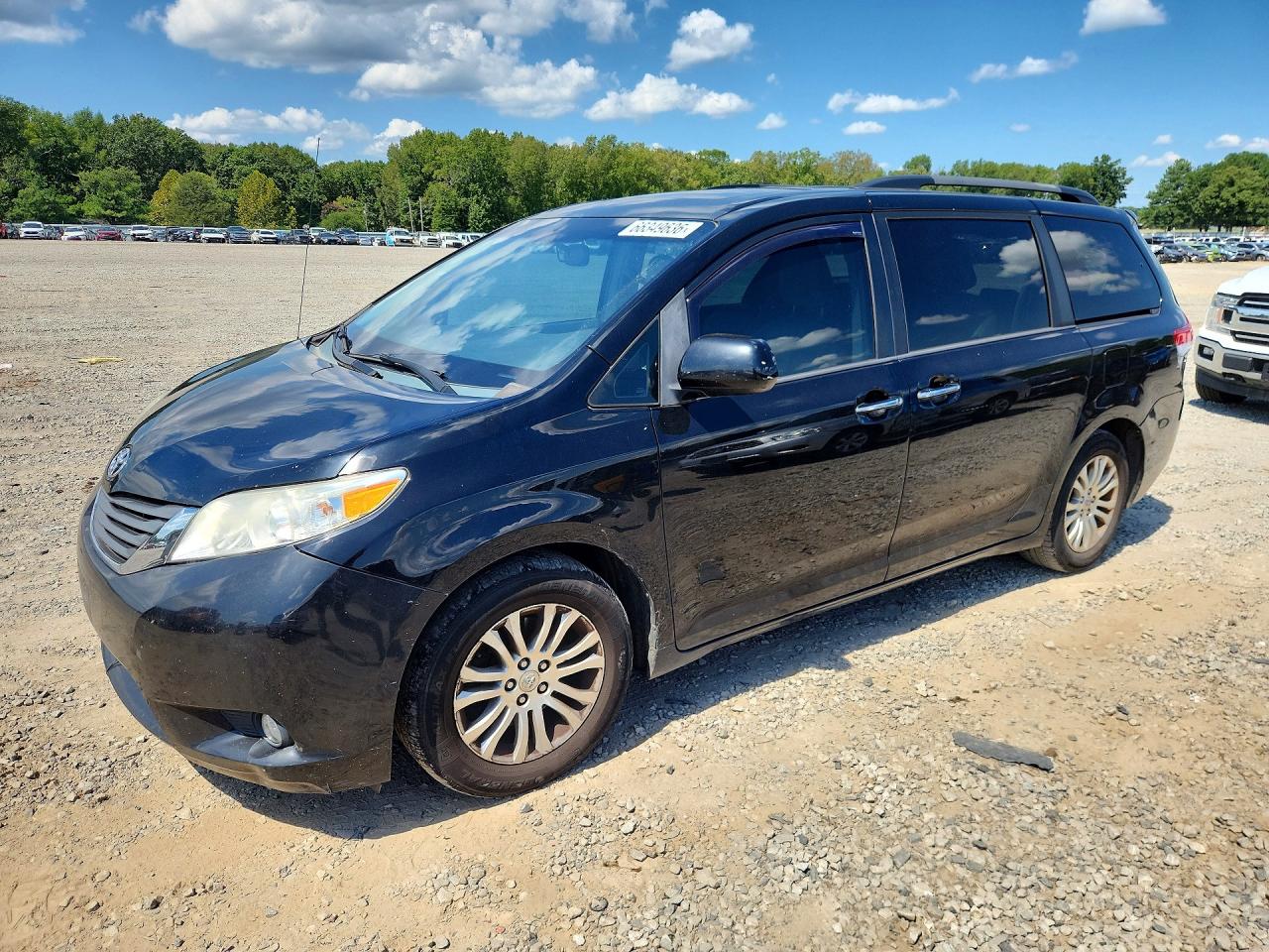 2013 TOYOTA SIENNA