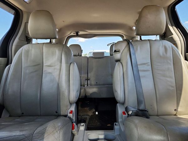 2013 TOYOTA SIENNA