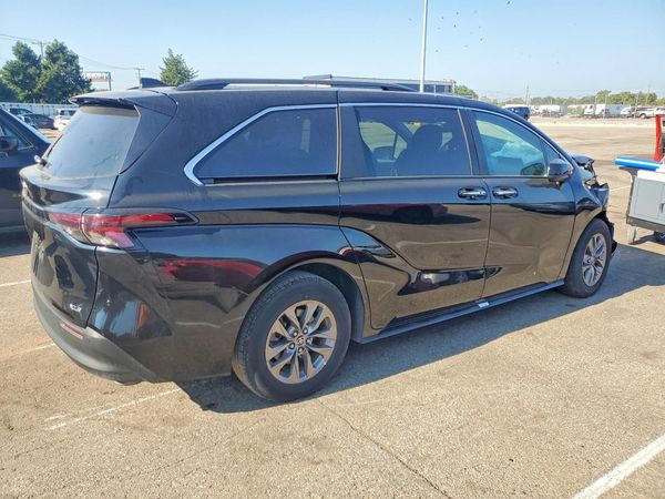 2026 TOYOTA SIENNA XLE — PSRA