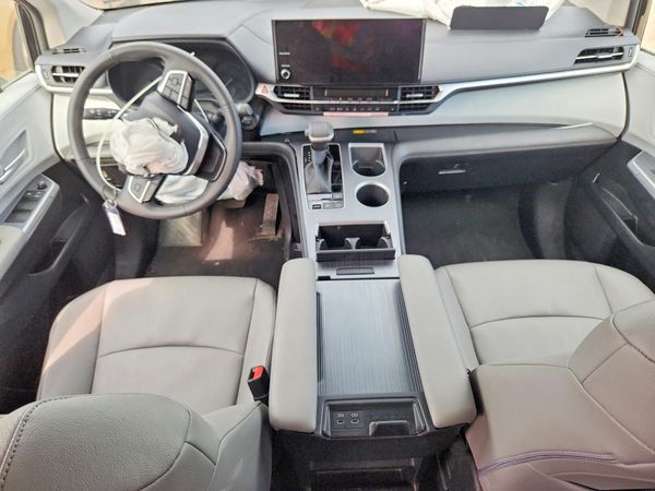 2026 TOYOTA SIENNA XLE — CKPT