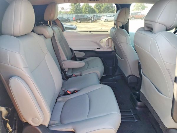 2026 TOYOTA SIENNA XLE — PSRS