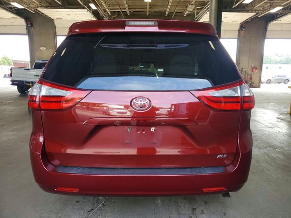 2015 TOYOTA SIENNA