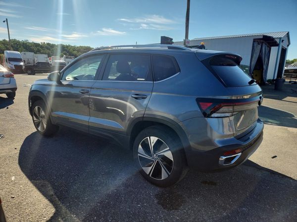 2025 VOLKSWAGEN TAOS 4Motion SE