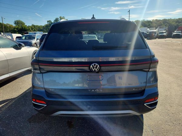2025 VOLKSWAGEN TAOS 4Motion SE