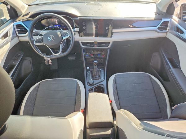 2025 VOLKSWAGEN TAOS 4Motion SE