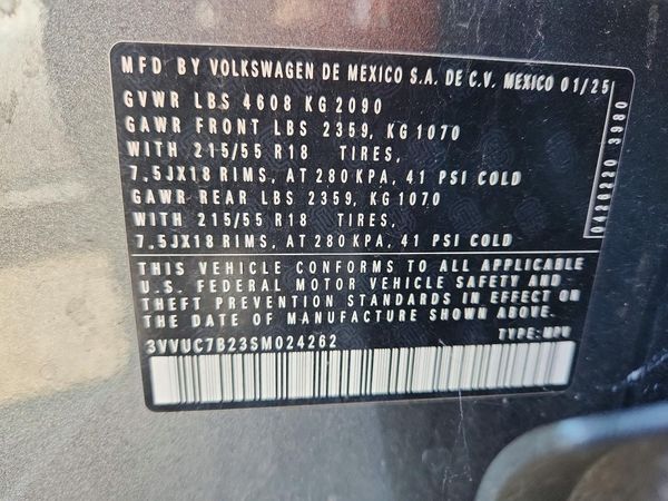 2025 VOLKSWAGEN TAOS 4Motion SE