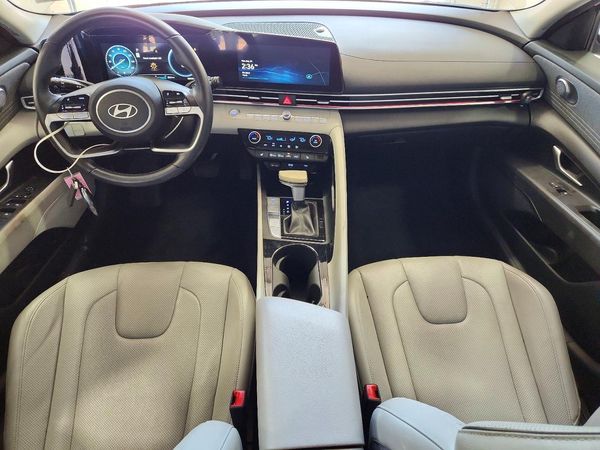2025 HYUNDAI ELANTRA