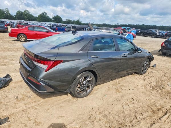 2024 HYUNDAI ELANTRA