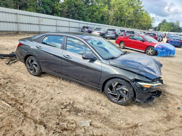 2024 HYUNDAI ELANTRA