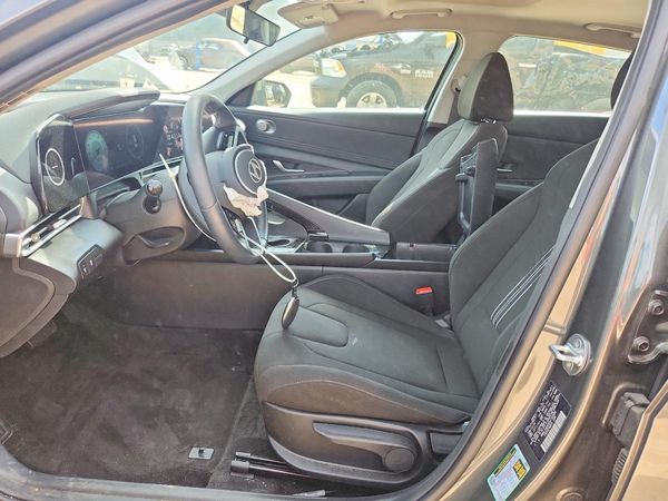 2024 HYUNDAI ELANTRA