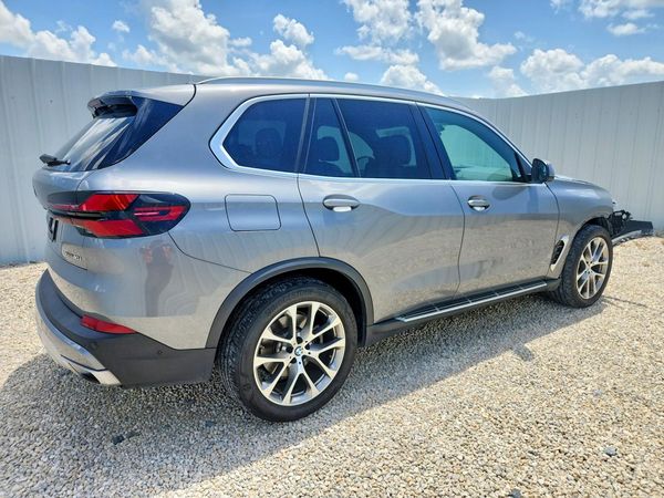 2025 BMW X5 xDrive40i