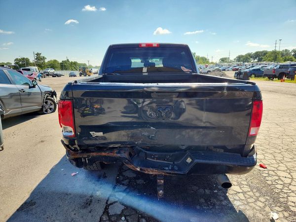 2017 RAM 1500 ST