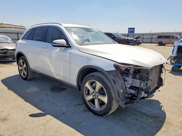2022 MERCEDES-BENZ GLC