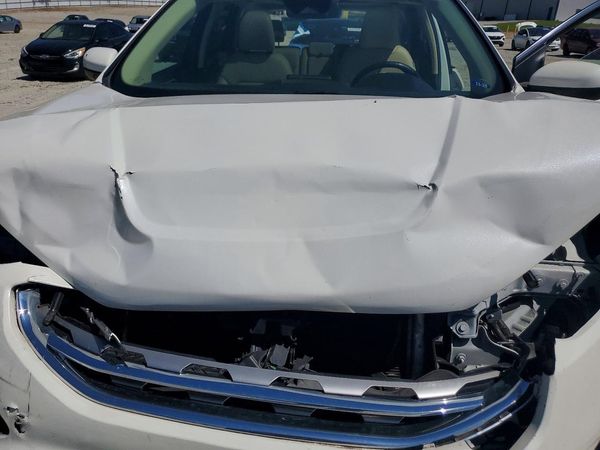 2022 FORD EDGE SEL — Engine bay