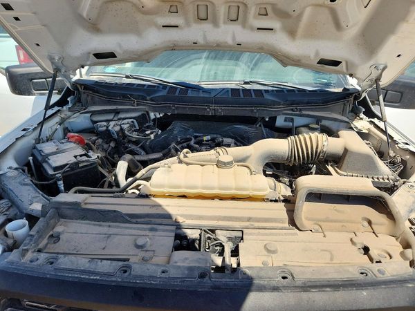 2022 FORD F150 SuperCab — Engine bay