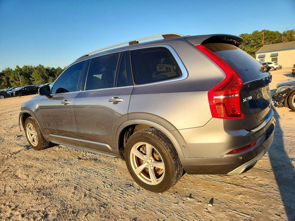 2017 VOLVO XC90 Momentum — DSRA