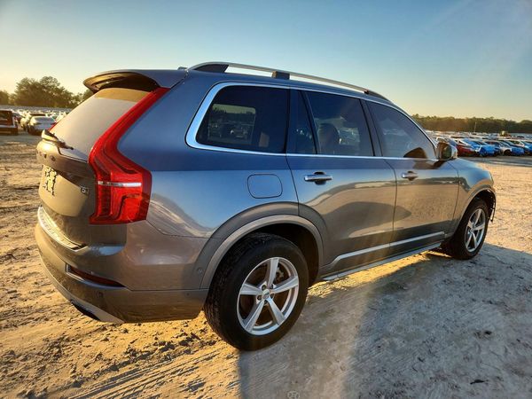2017 VOLVO XC90 Momentum — PSRA