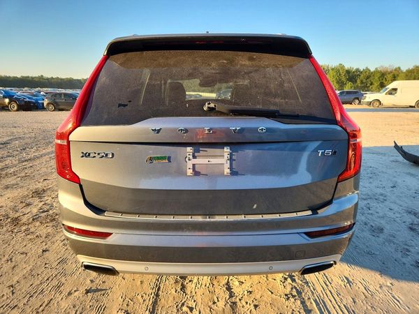 2017 VOLVO XC90 Momentum — DIRR
