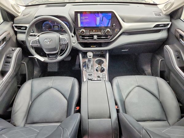 2025 TOYOTA HIGHLANDER