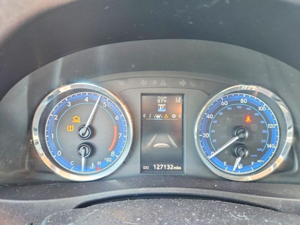 2017 TOYOTA COROLLA