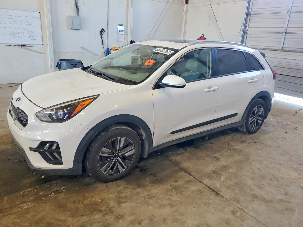2020 KIA NIRO EX Premium — Front 3/4