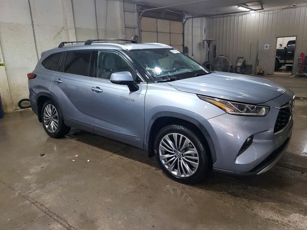 2021 TOYOTA HIGHLANDER Platinum