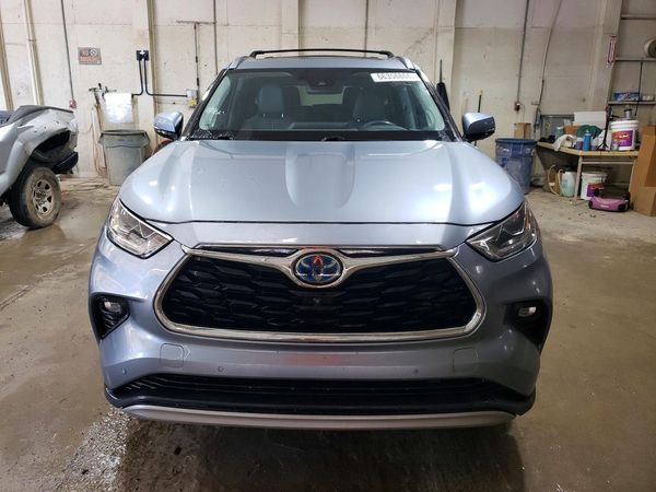 2021 TOYOTA HIGHLANDER Platinum