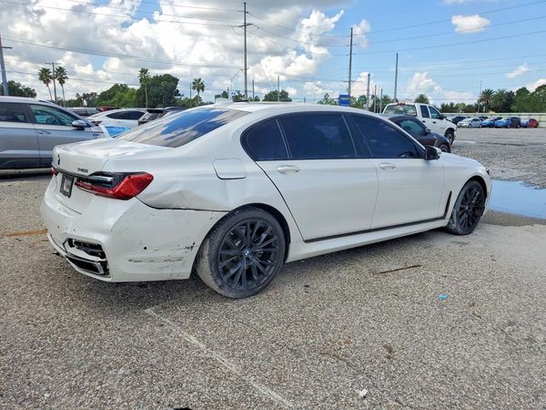 2020 BMW 740