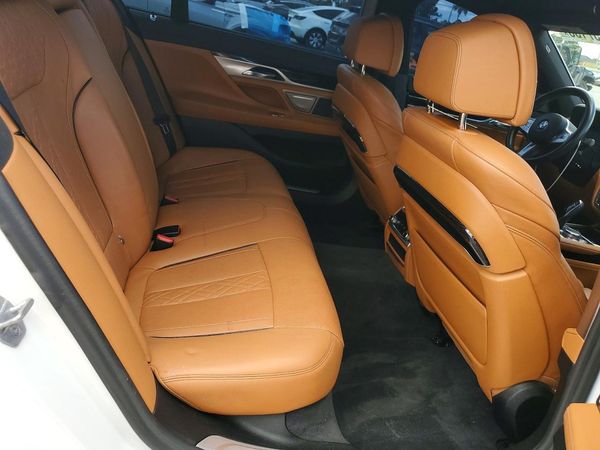 2020 BMW 740