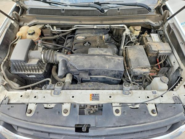 2017 CHEVROLET COLORADO Work Truck — Engine bay