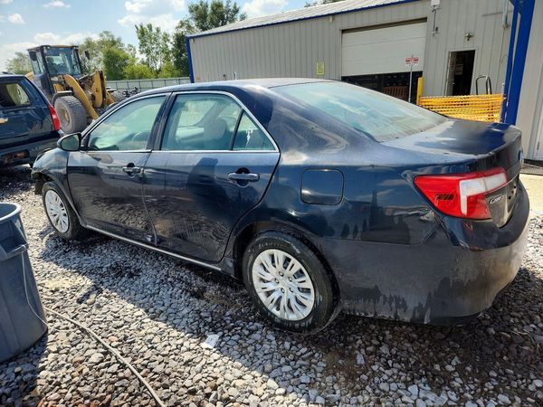 2014 TOYOTA CAMRY
