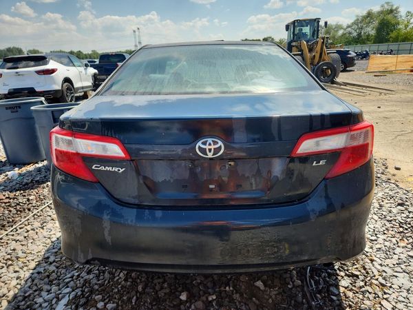 2014 TOYOTA CAMRY