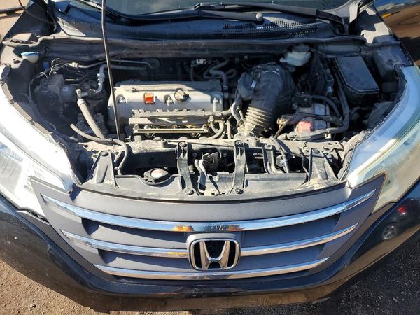 2013 HONDA CRV LX — Engine bay