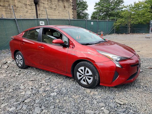 2016 TOYOTA PRIUS