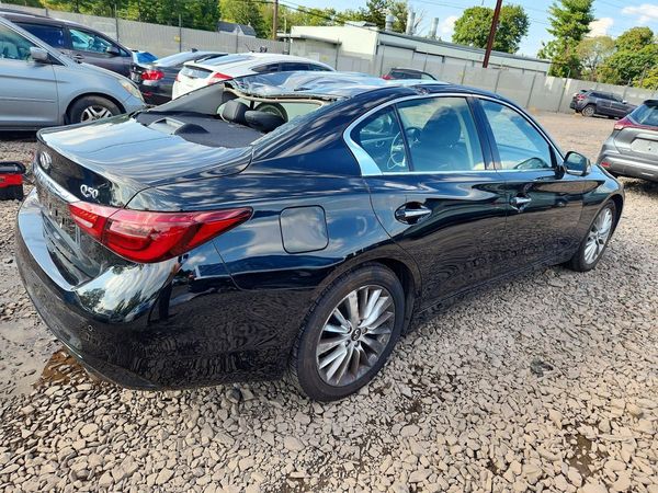 2021 INFINITI Q50 LUXE
