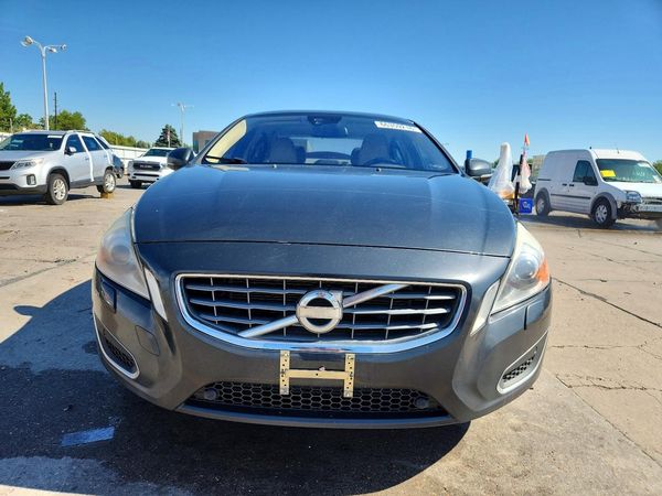 2013 VOLVO S60