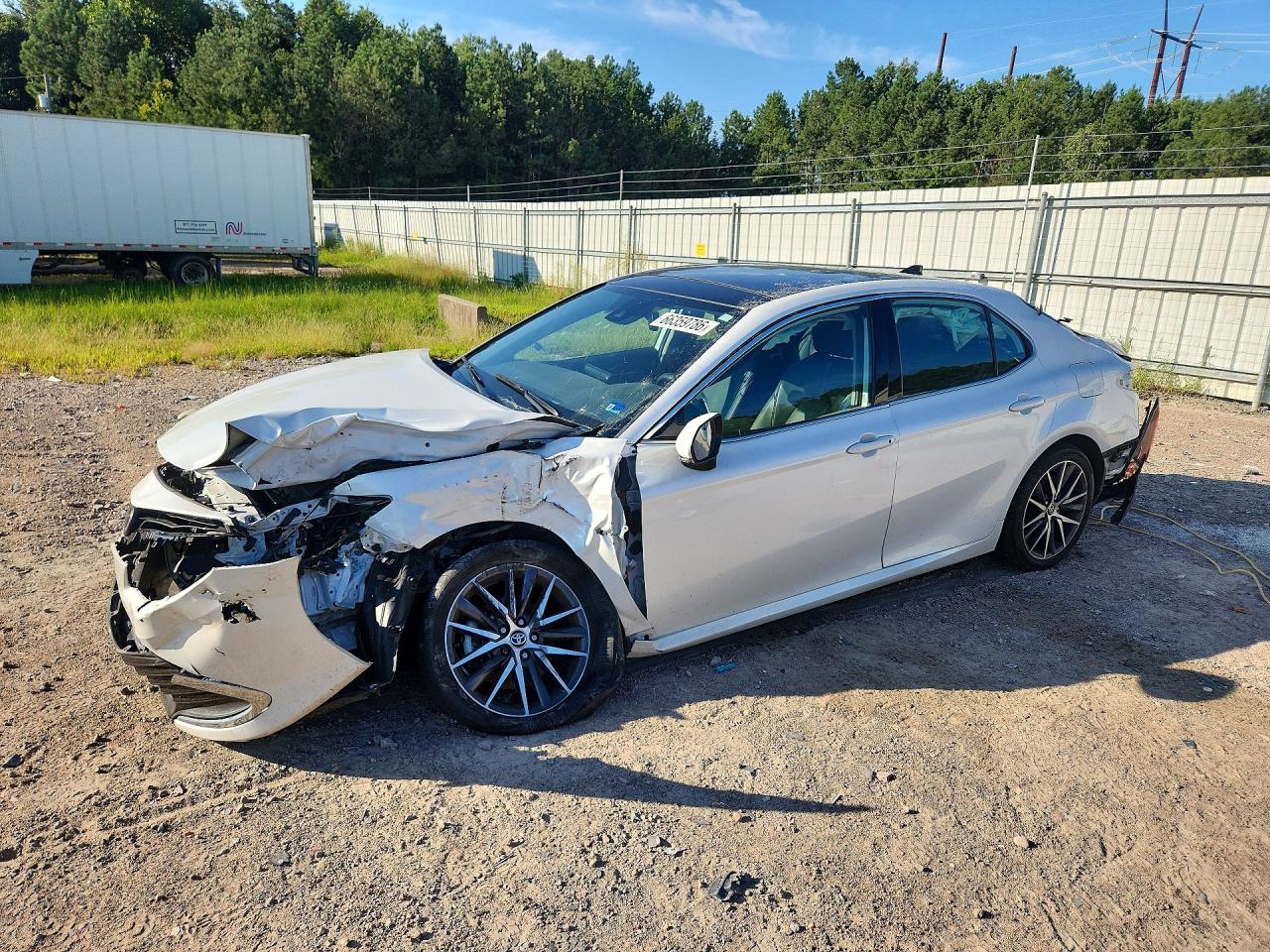 2023 TOYOTA CAMRY XLE — Front 3/4